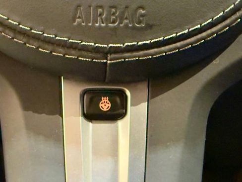 Used 2022 BMW X5 M50i w/ Executive Package image 11