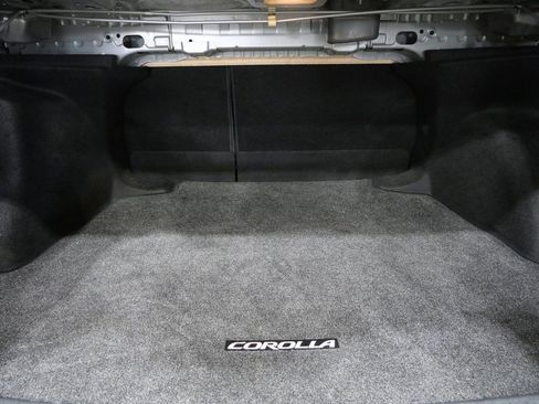 Used 2021 Toyota Corolla LE w/ Carpet Mat Package (TMS) image 24