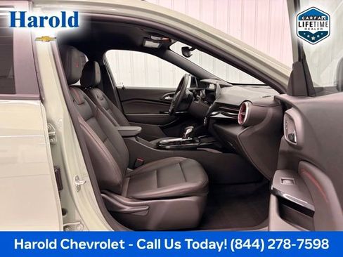Used 2024 Chevrolet Trax RS w/ Driver Confidence Package FWD image 11