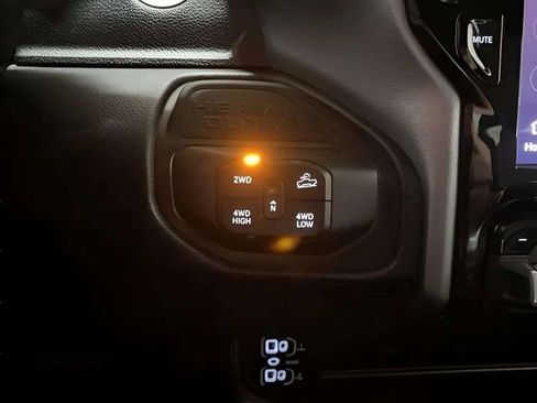 Used 2025 RAM 2500 Big Horn image 33