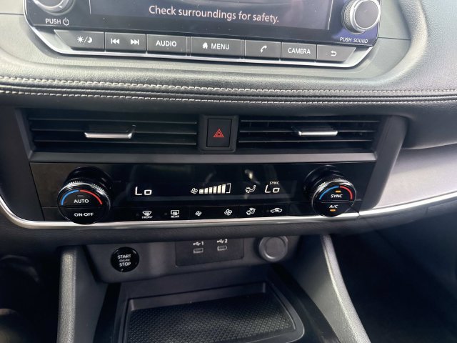 Used 2024 Nissan Rogue SV FWD image 25
