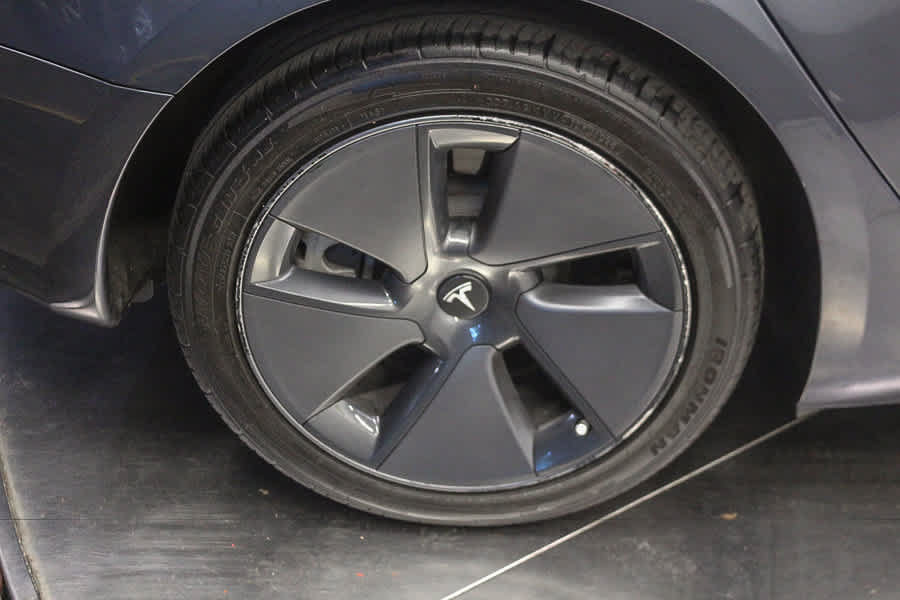 Used 2023 Tesla Model 3 Standard Range RWD image 9