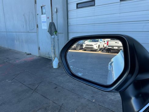 Used 2025 Toyota Camry SE image 19