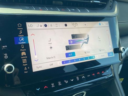 New 2026 Jeep Grand Cherokee Altitude AWD/4WD image 22