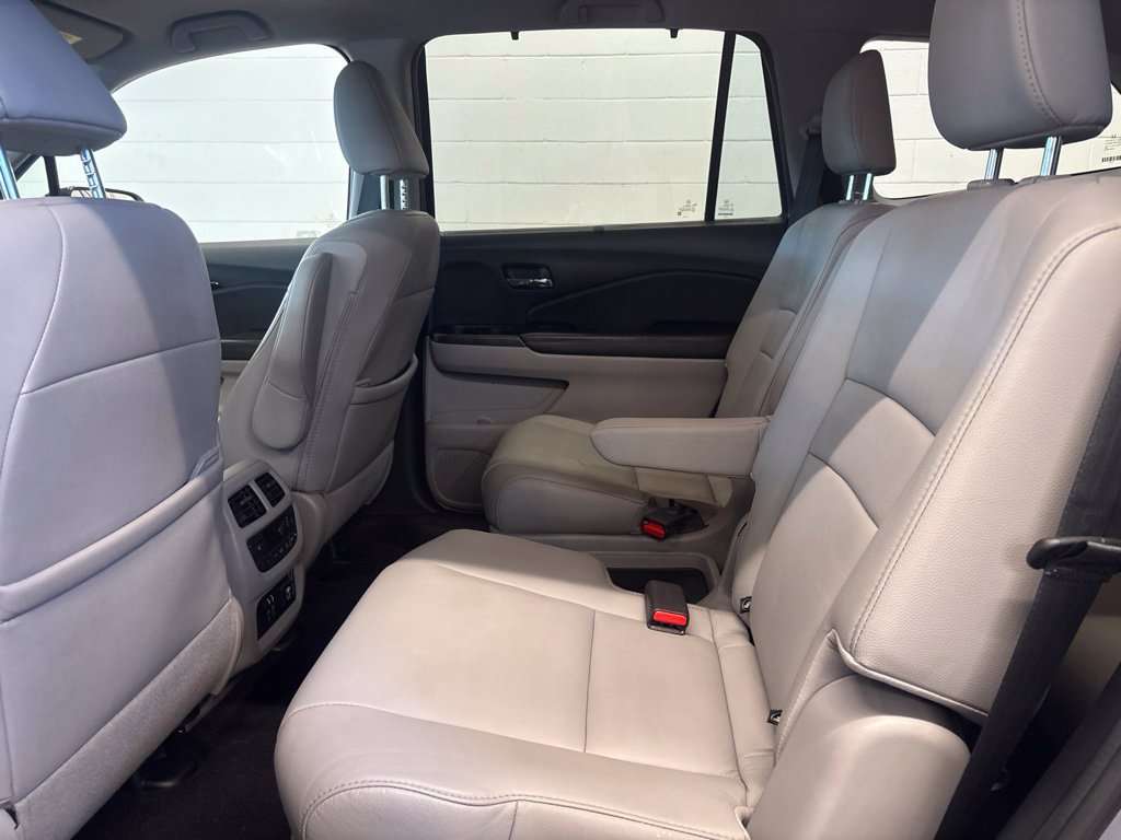 Used 2020 Honda Pilot Touring image 19