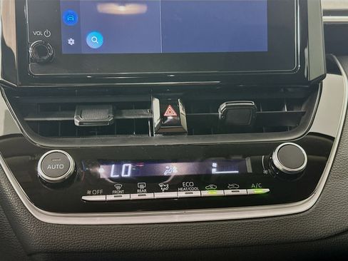 Used 2025 Toyota Corolla LE image 23