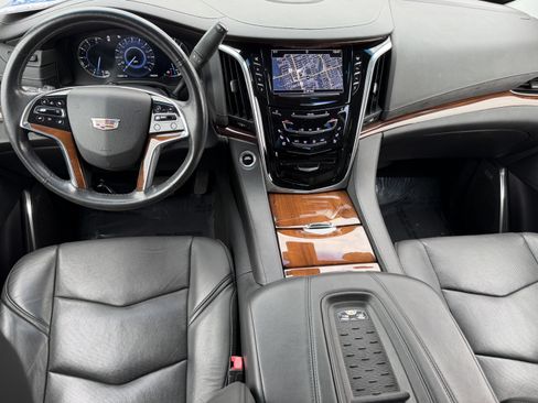 Used 2016 Cadillac Escalade ESV Premium image 13