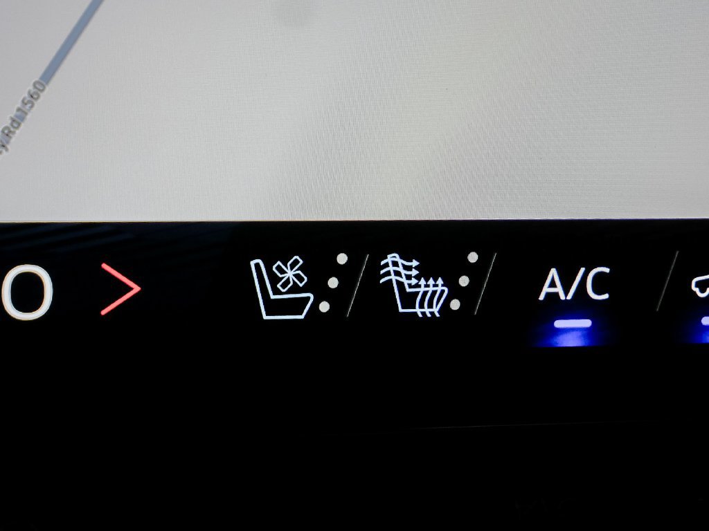 New 2027 Chevrolet Traverse RS w/ LPO, Floor Liner Package FWD image 35