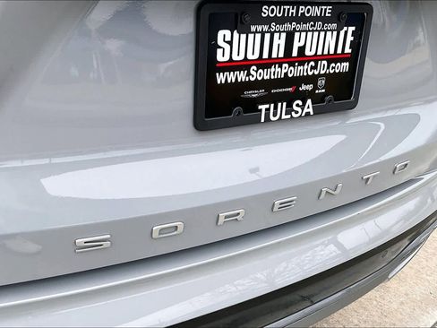 Used 2022 Kia Sorento SX image 9