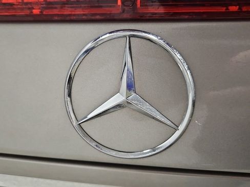 Used 2005 Mercedes-Benz E 500 Sedan image 30