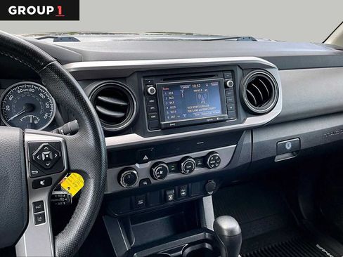 Used 2019 Toyota Tacoma SR5 AWD/4WD image 7