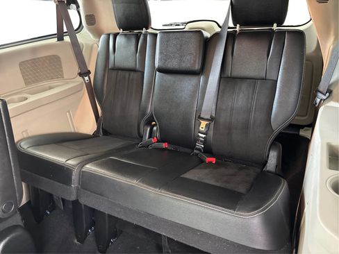 Used 2020 Dodge Grand Caravan SXT FWD image 39
