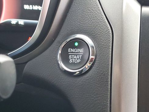 Used 2020 Ford Fusion SE image 30