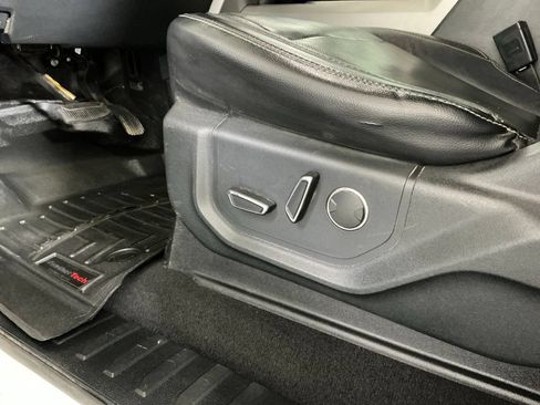 Used 2019 Ford F250 Lariat w/ Lariat Value Package AWD/4WD image 19