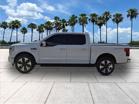 Used 2024 Ford F150 Lightning Platinum image 5