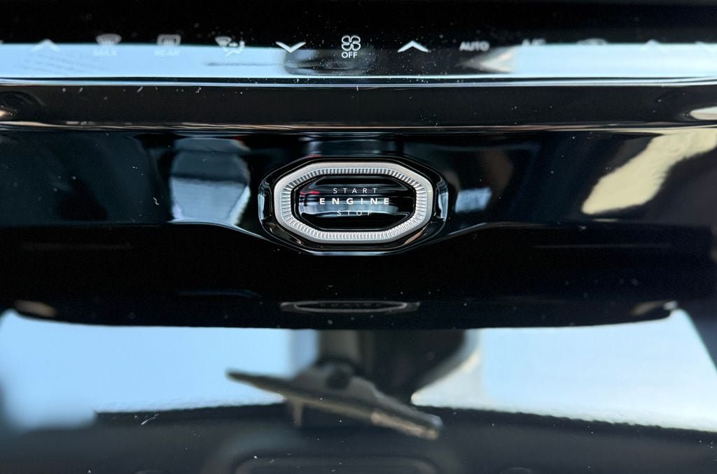 New 2026 Jeep Grand Cherokee Altitude AWD/4WD image 7