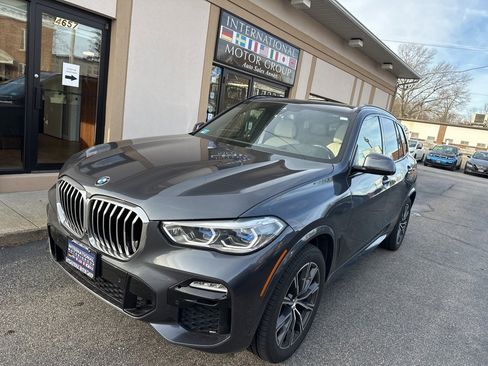 Used 2019 BMW X5 xDrive40i w/ M Sport Package image 3