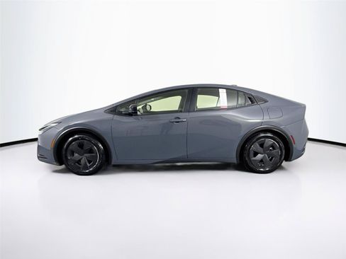 Certified 2023 Toyota Prius LE FWD image 13
