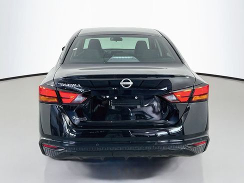 Used 2024 Nissan Altima 2.5 S FWD image 6