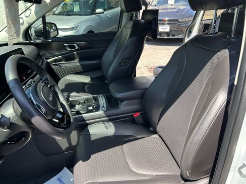 Used 2025 Kia Carnival SX Prestige FWD image 14