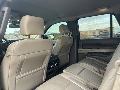 Used 2018 Ford Expedition XLT w/ Equipment Group 202A image 7