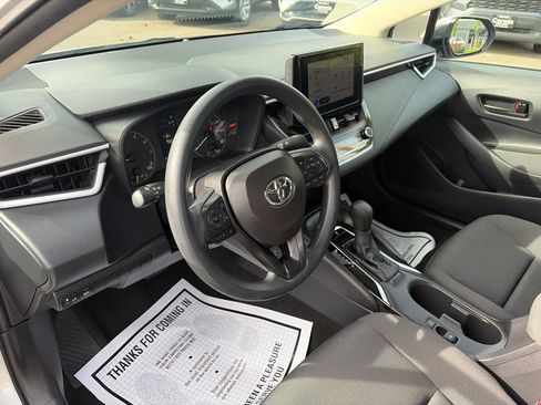Used 2025 Toyota Corolla LE FWD image 25
