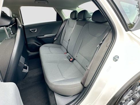 New 2025 Kia K4 LXS image 22