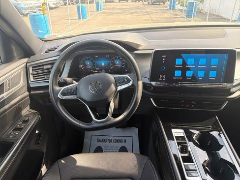 Used 2024 Volkswagen Atlas Cross Sport SE FWD image 15