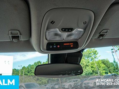 Used 2025 Chevrolet TrailBlazer LT AWD/4WD image 32