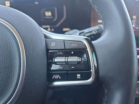 Certified 2025 Kia Carnival SX Prestige FWD image 24
