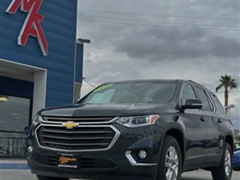Used 2020 Chevrolet Traverse LT image 1