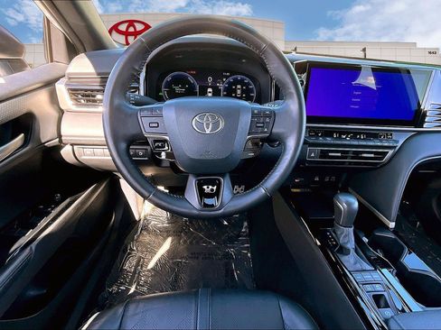 Used 2025 Toyota Camry XSE image 5