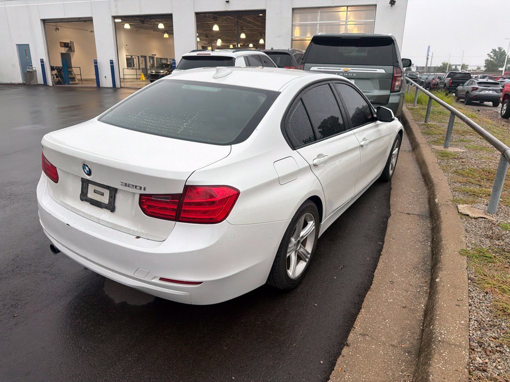 Used 2014 BMW 320i Sedan RWD image 5