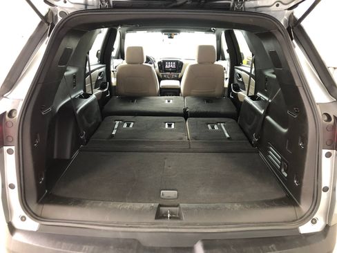 Used 2023 Chevrolet Traverse LS w/ Safety Package FWD image 10