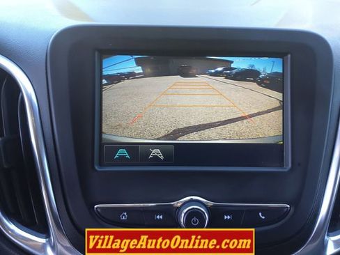 Used 2018 Chevrolet Equinox LT FWD image 19