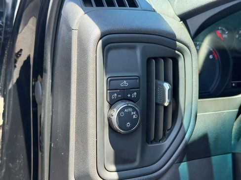 Used 2020 Chevrolet Silverado 1500 Custom w/ Custom Value Package RWD image 19