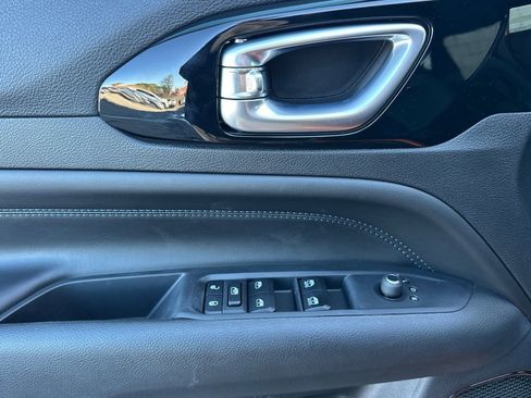 New 2026 Jeep Compass Latitude AWD/4WD image 12