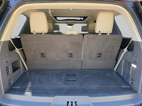 Used 2020 Ford Expedition Limited w/ Texas Edition Package image 9