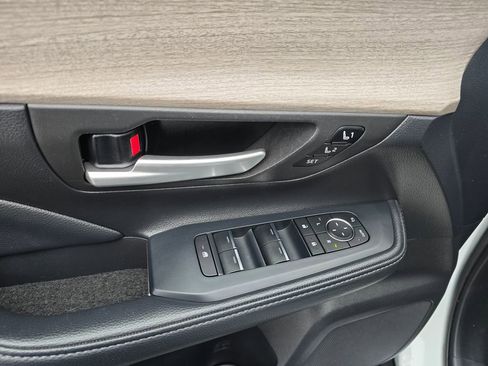 Used 2024 Toyota Grand Highlander Platinum image 18