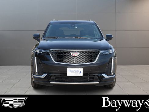 Certified 2025 Cadillac XT6 Premium Luxury image 2