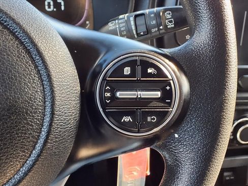 Used 2023 Kia Soul LX image 15