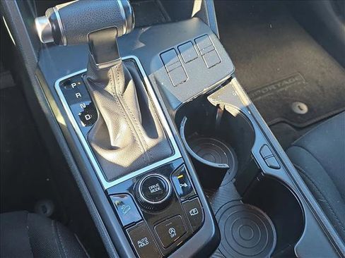 Used 2023 Kia Sportage LX image 13