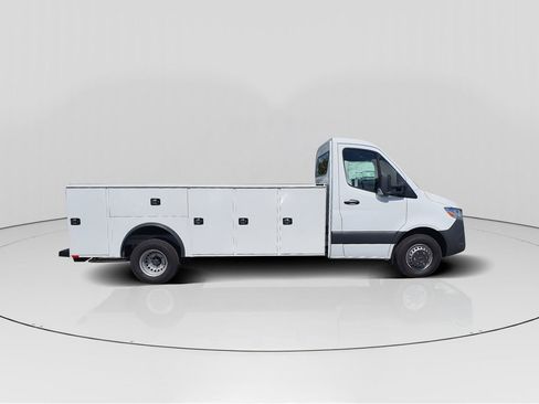 New 2023 Mercedes-Benz Sprinter 4500 image 2