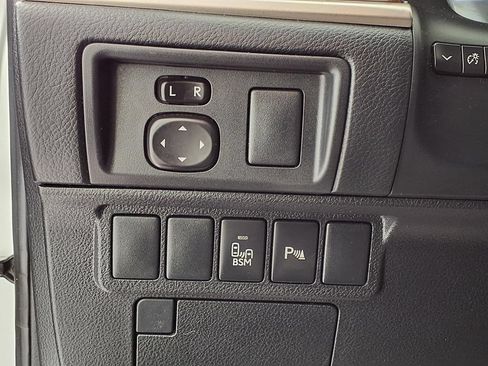 Used 2013 Lexus ES 350 w/ Luxury Pkg FWD image 5
