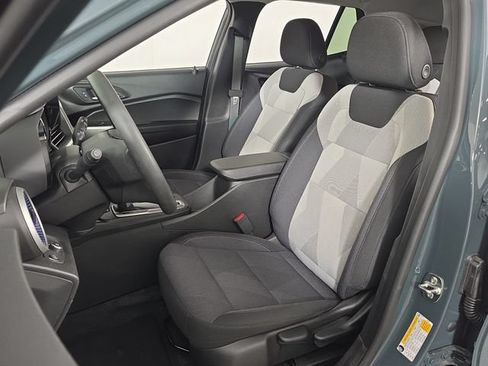 Certified 2026 Chevrolet Trax LS w/ LS Convenience Package FWD image 23