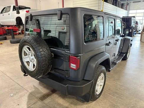 Used 2018 Jeep Wrangler Unlimited Sport AWD/4WD image 23