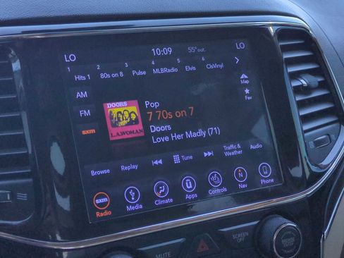 Used 2019 Jeep Grand Cherokee Overland image 13