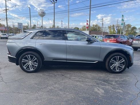 New 2024 Cadillac Lyriq Luxury image 6