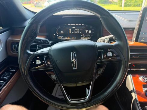 Used 2021 Lincoln Aviator Reserve w/ Equipment Group 208A AWD/4WD image 16
