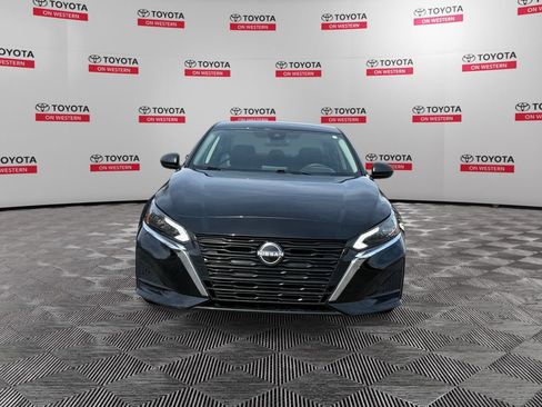 Used 2024 Nissan Altima 2.5 SV image 8